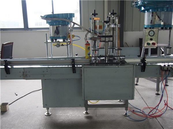 24 رؤساء زجاجة ماء المرحاض ملء آلة