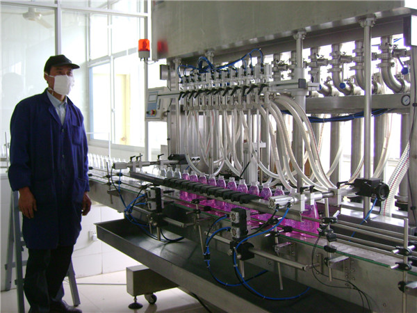 زجاجة ملء آلة السائل